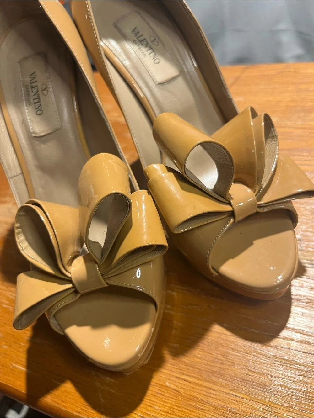 Valentino Garavani Patent Leather Couture Bow Peep-Toe Platform Pumps nude/beige